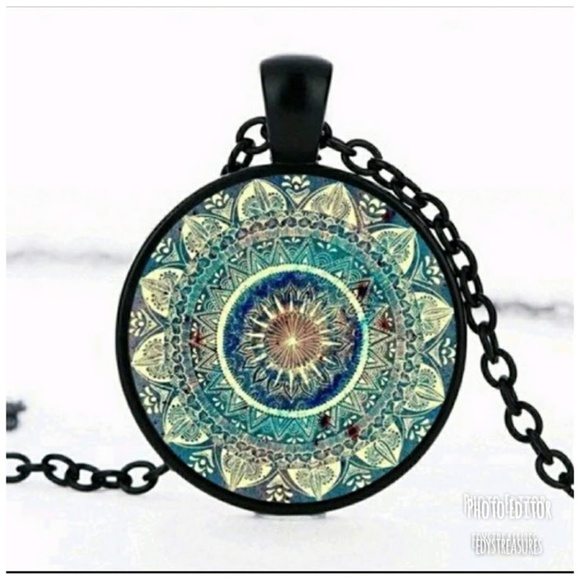 Jewelry - 💕 NEW Chakra Cabochon Pendent Necklace